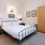 Le Majestic 76 - Year *